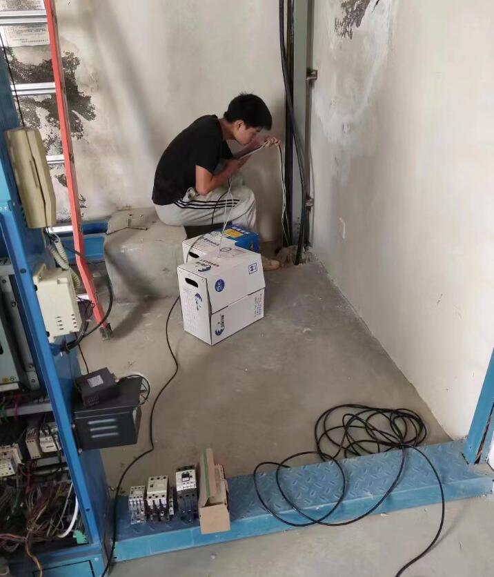 ���̰���